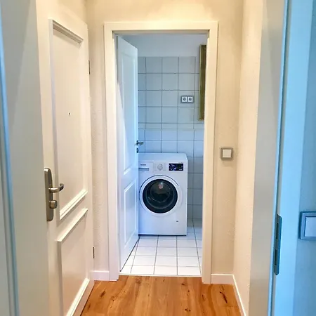 Apartment Edler Wohnraum Stadt-apartment Mit Balkon, Boxspringbett, Kaffeevollautomat, Kostenlosem Parkplatz Und Wlan *